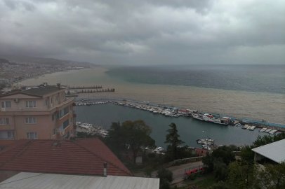 Bursa’da sağanak; dere taştı, mahsur kalanlar kurtarıldı (2)