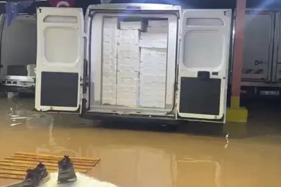 Kocaeli’de sağanak nedeniyle ev ve iş yerlerini su bastı