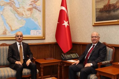 Bakan Uraloğlu Bakan Güler'i ziyaret etti 