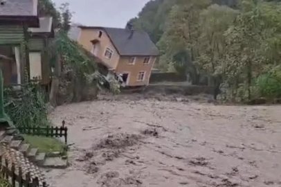 Sakarya'da sağanak; dere kenarındaki villa yıkıldı (2)
