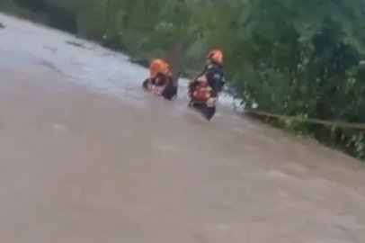 Kocaeli'de sağanak nedeniyle ev ve iş yerlerini su bastı (6)
