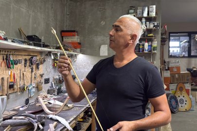 Filmler sayesinde okçuluğa ilgi duydu, ‘Kültür Miras Taşıyıcısı’ olup üniversitede eğitim vermeye başladı