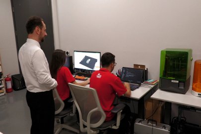 Üniversite öğrencilerinden işitme engelli sürücüler için yapay zeka destekli cihaz