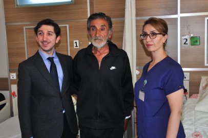 Cebinde taşıdığı iple ayağını kaldırıyordu, ameliyattan bir gün sonra yürüdü