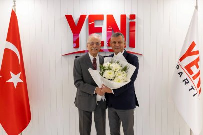 Murat Karayalçın, Yeni Parti’ye üye oldu