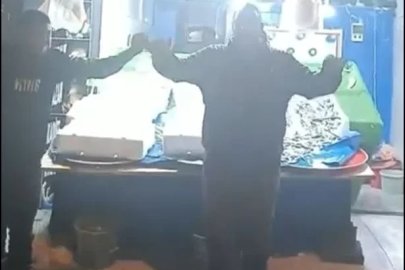 500 kasa palamut satınca çalışanlarıyla yağmur altında halay çekti 