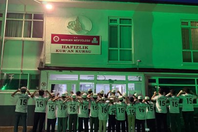 Arda Güler’den hafızlık öğrencilerine imzalı forma