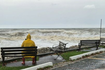 Zonguldak'ta sağanak; dereler taştı, istinat duvarı çöktü (3)