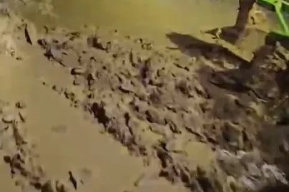 Bursa’da mevsimlik işçilerin çadırlarını su bastı