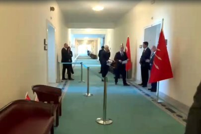 Yeni Partili Emir, Kılıçdaroğlu’nun odasının karşısındaki odasının önüne şerit çektirdi