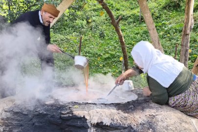 Bitlis'te asırlık pekmez geleneği yaşatılıyor