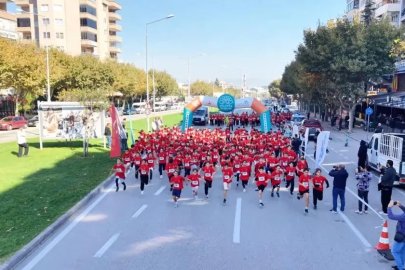 Nilüfer’de bin 749 öğrenci Cumhuriyet için koştu