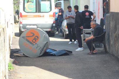 Onarmaya çalıştığı su deposuyla birlikte damdan düşen tamirci öldü