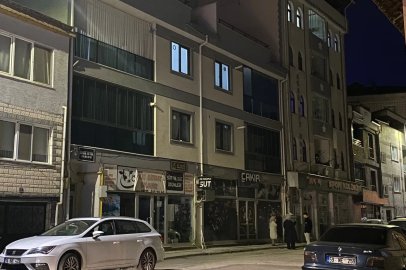 3’üncü kattaki evlerinin balkonundan düşüp, ağır yaralandı
