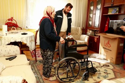 Osmangazi Belediyesi ihtiyaç sahibi 178 kişiye tekerlekli sandalye ulaştırdı