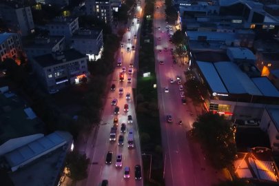 Bursa'da sokak lambaları, meme kanseri farkındalığı için pembe yandı