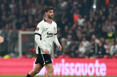 Beşiktaş’ta Ümit Akdağ’ın sağ eline kırık tespit edildi