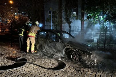 Edirne’de Bulgaristan plakalı otomobil alev alev yandı