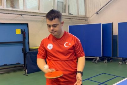 Masa tenisi dünya 3'üncüsü Işık, antrenörlük bölümünün ilk ve tek Down sendromlu öğrencisi/Ek fotoğraflar