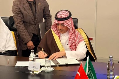 Bakan Tekin, Suudi mevkidaşı ile bir araya geldi