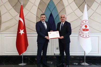 Bakan Çiftçi, 17 mülki idare amirine başarı belgesi verdi