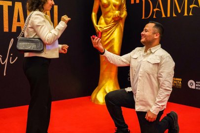 Altın Portakal'da 'film' gibi evlilik teklifi