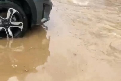 Datça'da sağanak nedeniyle yollar göle döndü