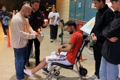 Kazada yaralanan sürücüye hastanede doğum günü sürprizi
