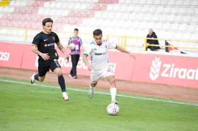 Karşıyaka gençleriyle mutlu