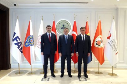 Bakan Çiftçi, AK Parti'li İnan ve Cemil Tugay'ı kabul etti