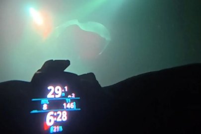 Tunceli'de jandarmadan 29 metre derinlikte Türk bayraklı Cumhuriyet kutlaması