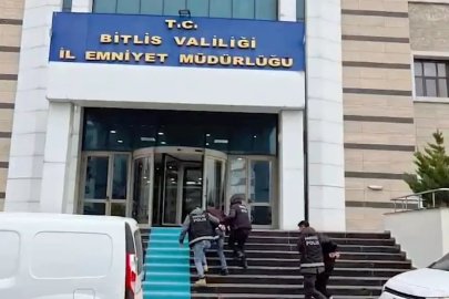 Bitlis'te aracın gizli bölmelerinde 2 kilo 914 gram metamfetamin ele geçti: 2 tutuklama