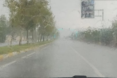 Mardin'de sağanak; ev ve iş yerlerini su bastı