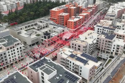 Depremle sessizliğe bürünen Atatürk Caddesi'nde 3 yıl sonra 29 Ekim coşkusu
