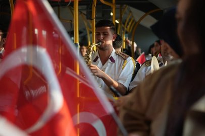 Belediye otobüsünde bando sürprizi