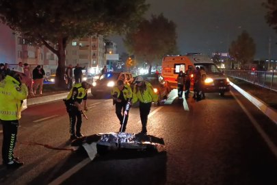 Bariyerden atlayıp karşıya geçmek isteyen yaya otomobil altında öldü