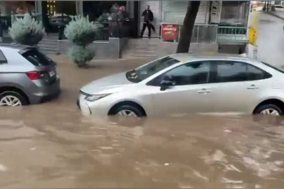 Diyarbakır'da sağanak; yollar göle döndü, su baskınları yaşandı