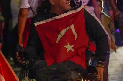 Antalya’da Fener Alayı ile Cumhuriyet coşkusu 