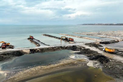   Van Gölü’nden 2 milyon 385 bin metreküp dip çamuru çıkarıldı