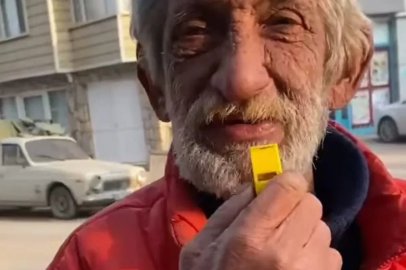 Bariyerlerden atlayıp yolun karşısına geçerken otomobilin çarptığı yaya öldü / Ek fotoğraf